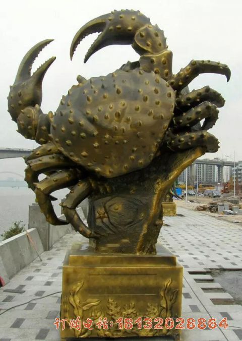 玻璃钢仿铜螃蟹公园动物(wù)雕塑