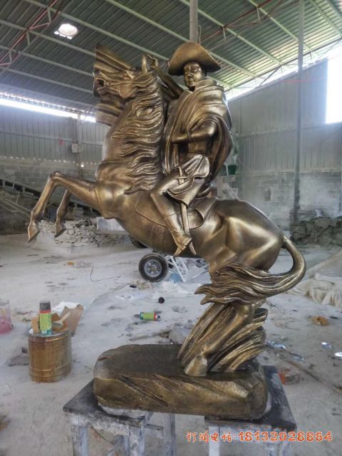 骑马人物(wù)铜雕